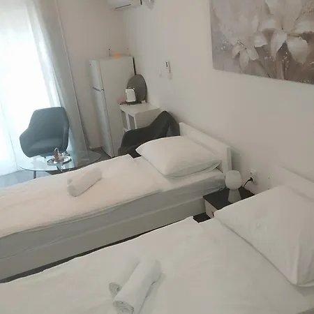 Апартаменты Misir In Downtown - Private Entrance And Private Bathroom Книн