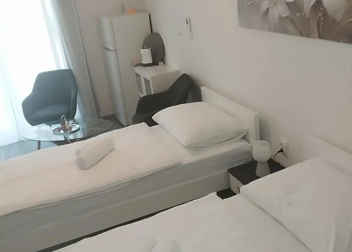 Apartman Misir In Downtown - Private Entrance And Private Bathroom Knin